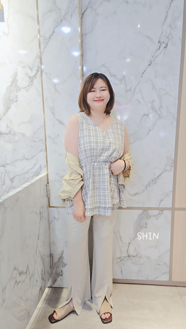 V領格紋棉麻無袖上衣(咖格/灰格) 