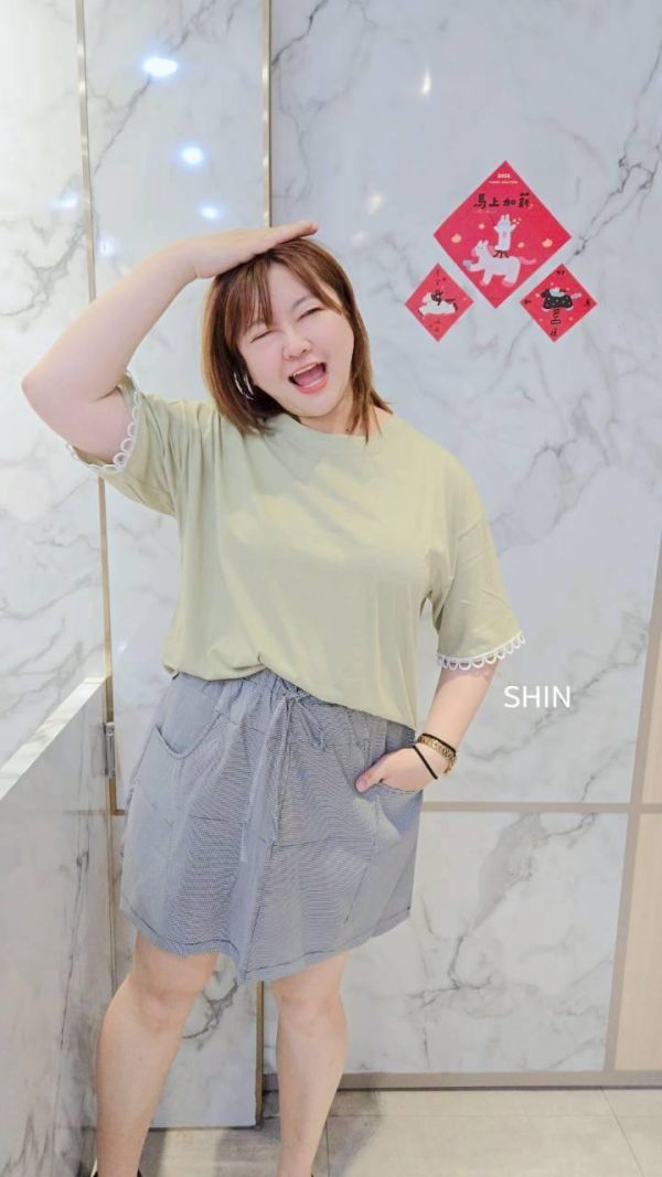 想好看的低調手袖滾邊素T(白/紫/咖/綠) 