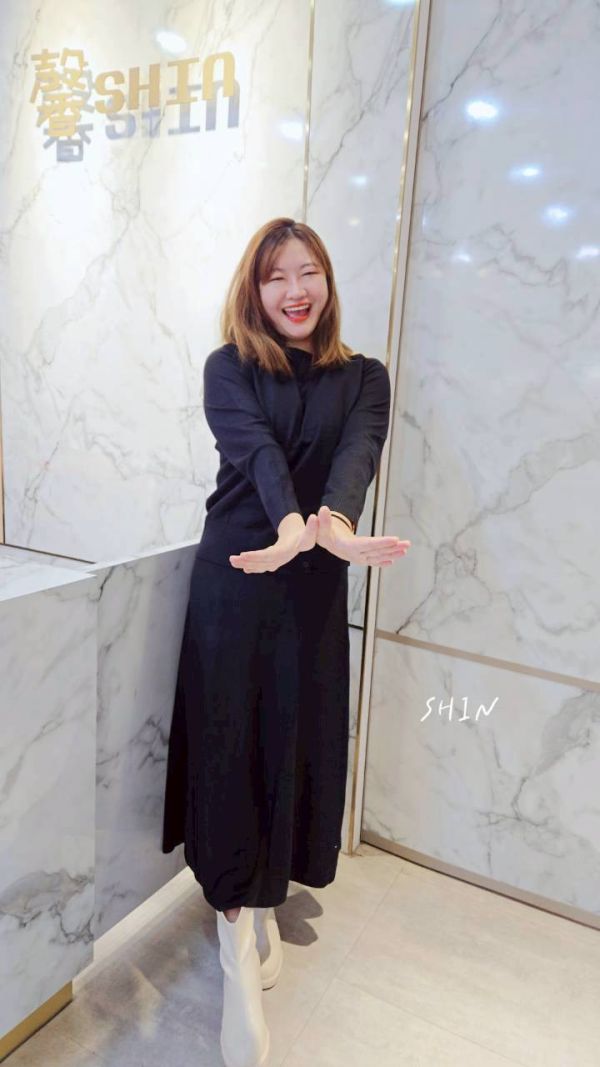 露肩上衣+針織套裝裙(黑/灰) 