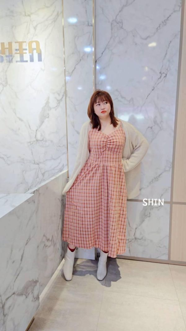 格子縮胸線肩背心洋+針織外套 