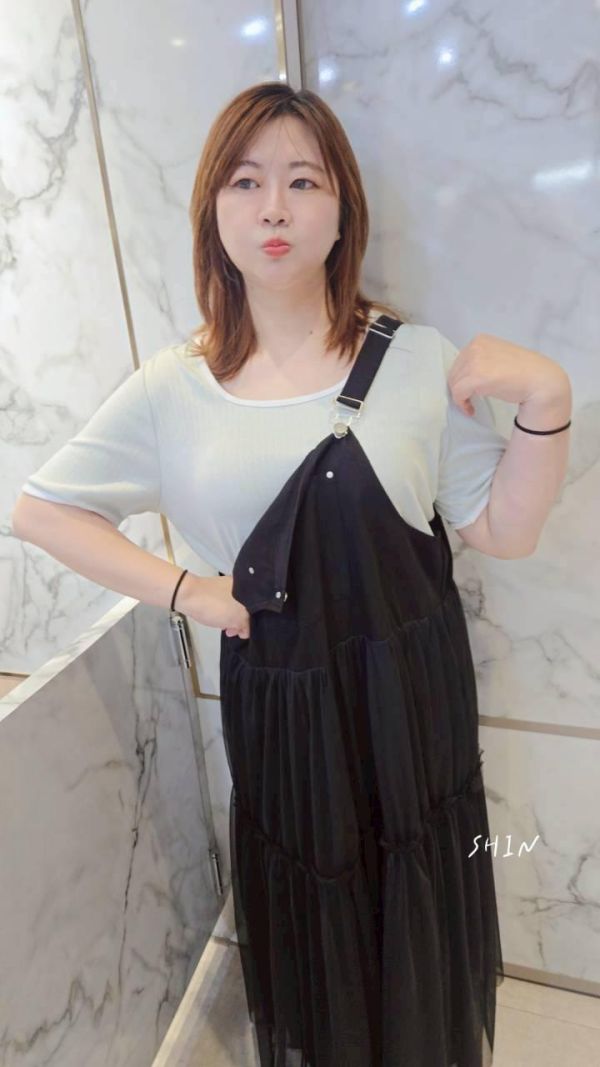 軟軟的直紋方領撞色邊T(白/杏/果綠) 