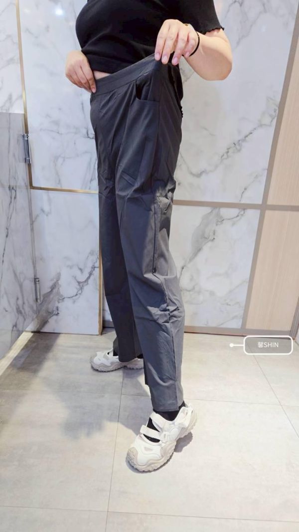 夏天會很愛的寬管涼感褲(黑/墨灰) 