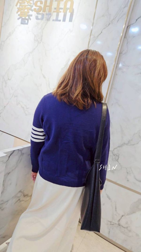 趣味圖案V領薄款針織開衫(白/藍) 