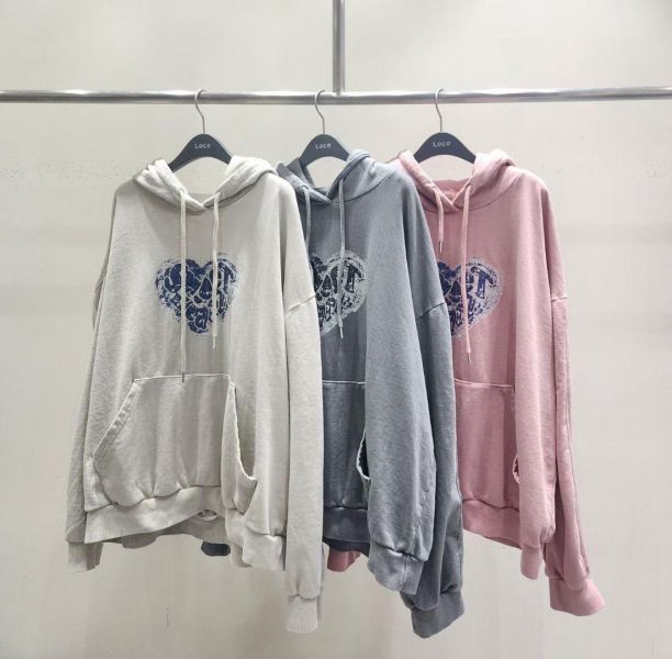 正韓手挖洞愛心連帽大T(粉/卡其杏/鐵灰） 