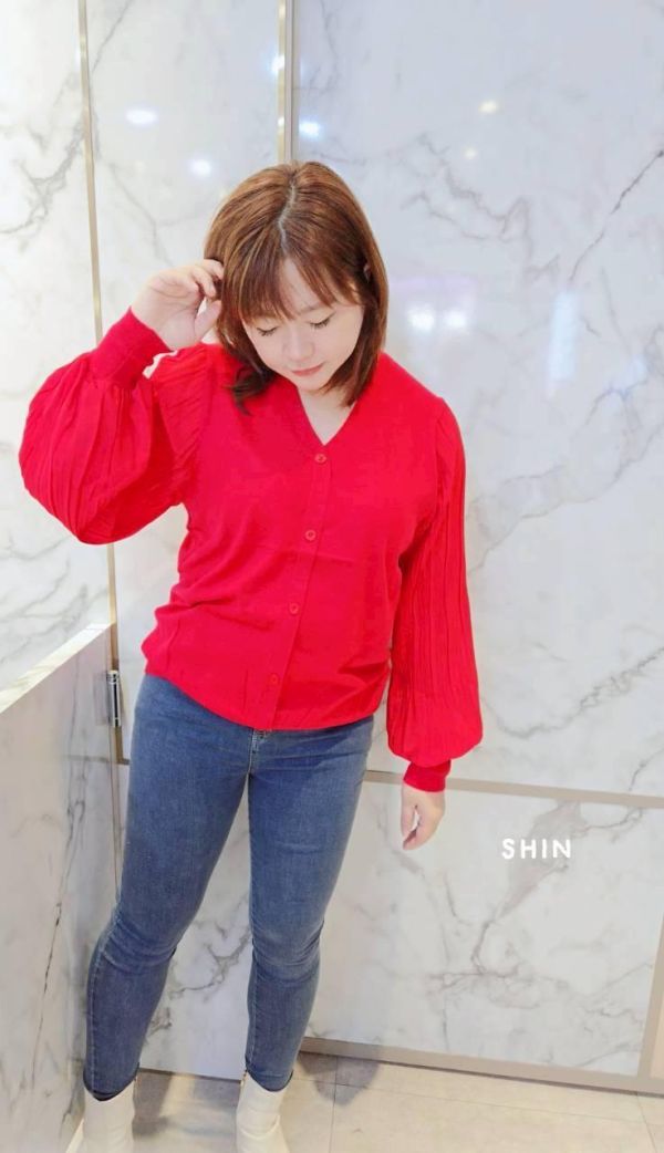 V領針織拼雪紡袖上衣(黑/卡/紅/杏) 