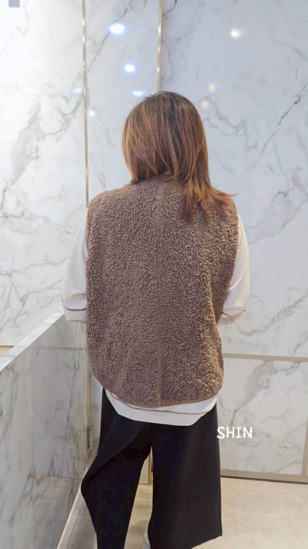 毛毛愛心口袋外搭背心(灰/咖/白) 