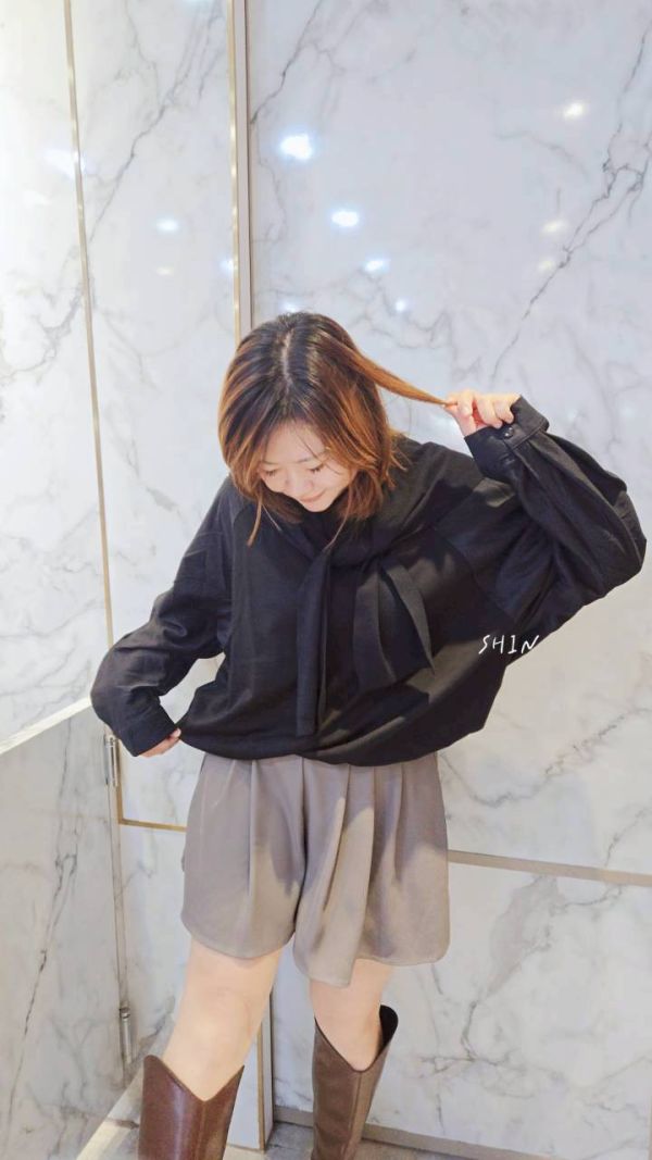 基本款附領巾棉T(白/黑) 