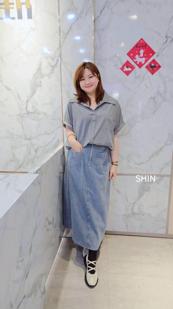 下扭結大翻領襯衫(深藍/白/灰) 