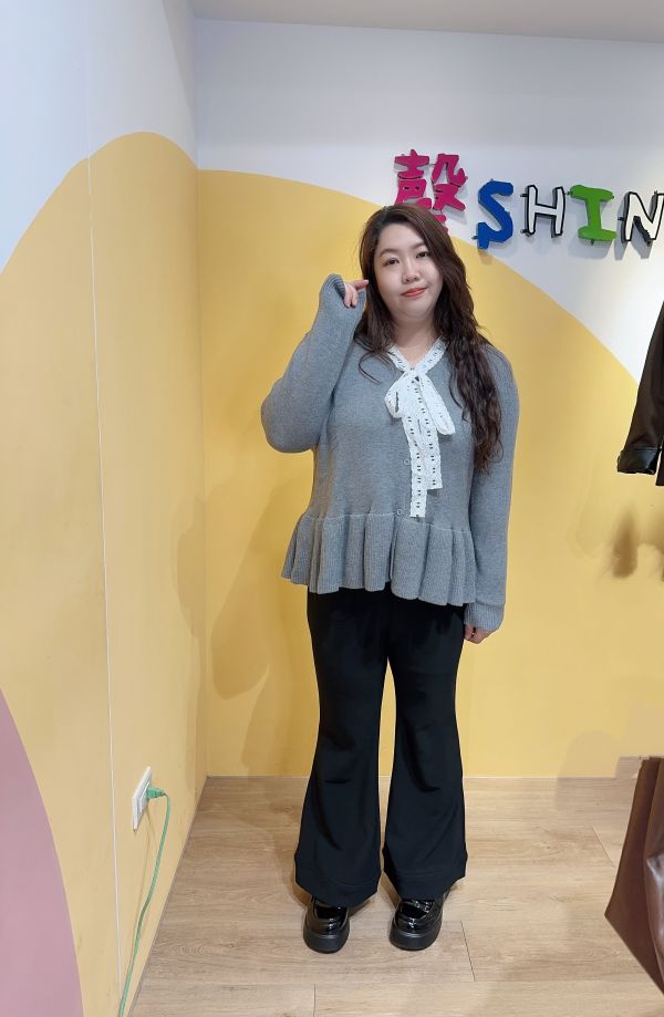 蕾絲的系帶氣質下擺針織毛衣(黑/灰) 