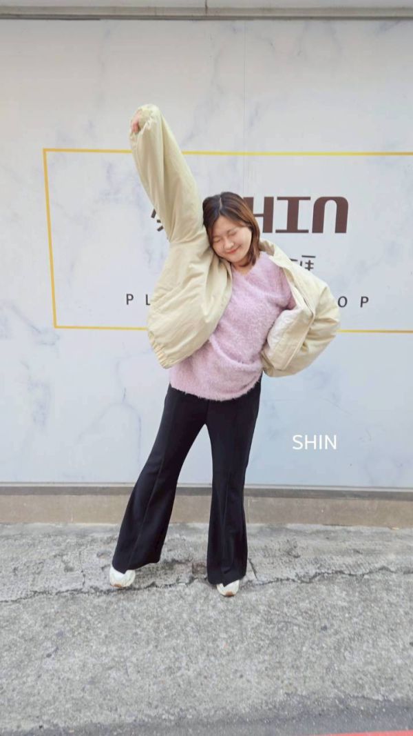 小姊姊QQ毛V領上衣(紫/黃/米白/黑) 