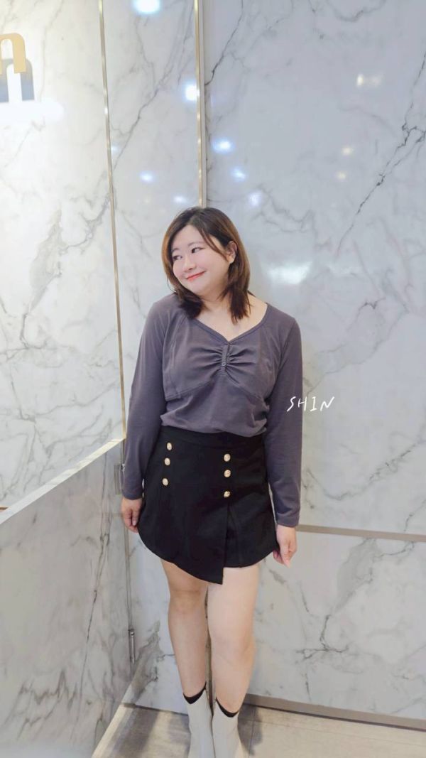 胸前小抓摺V領上衣(黑/灰/紅/白) 