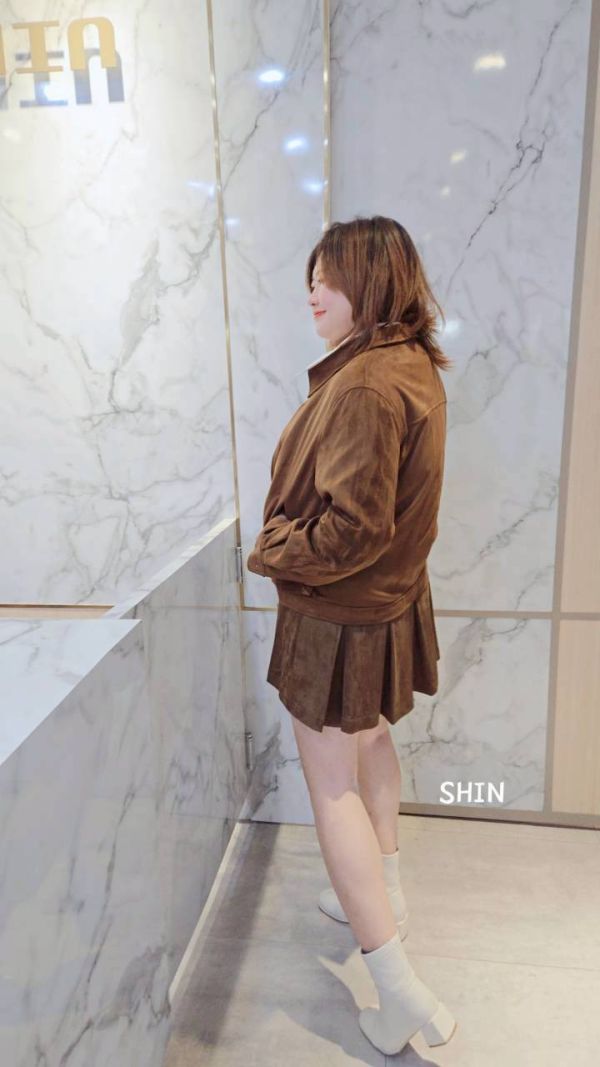 韓系鹿皮絨套裝百褶裙(咖/黑) 