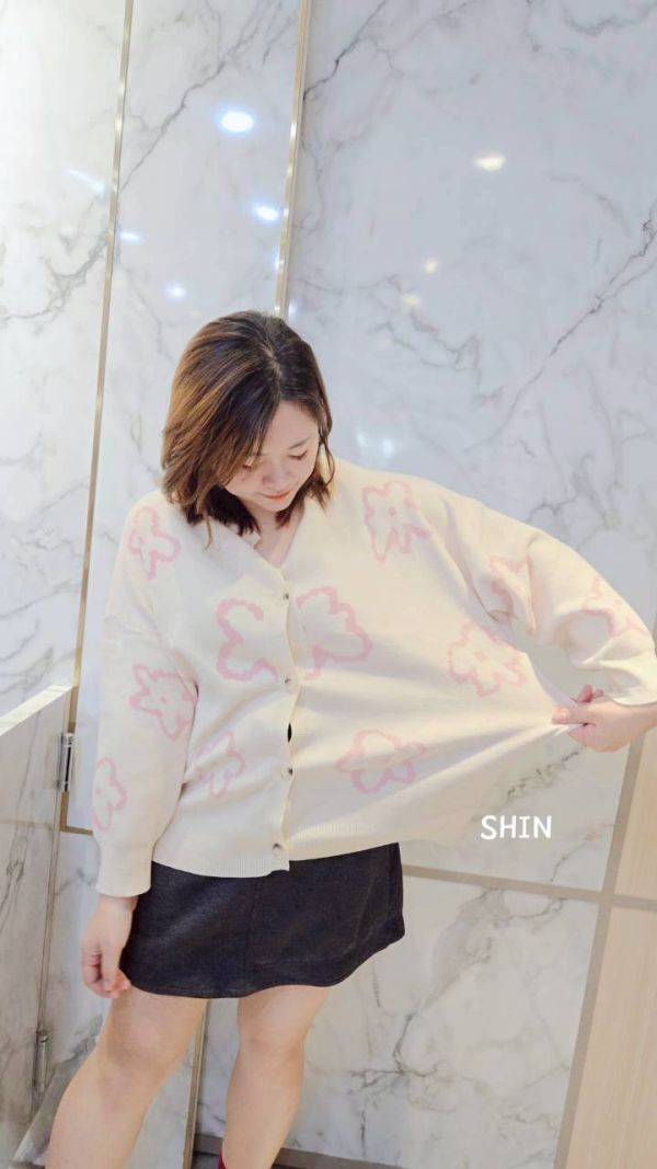 日系雲朵花針織外套(奶杏/灰) 