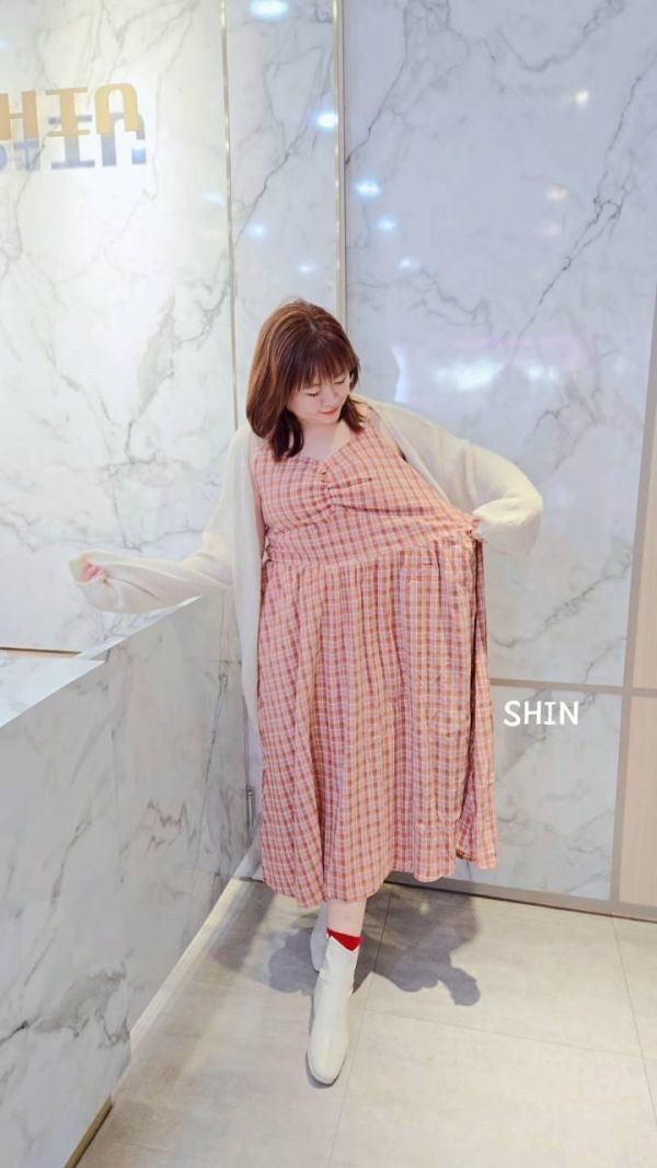 格子縮胸線肩背心洋+針織外套 