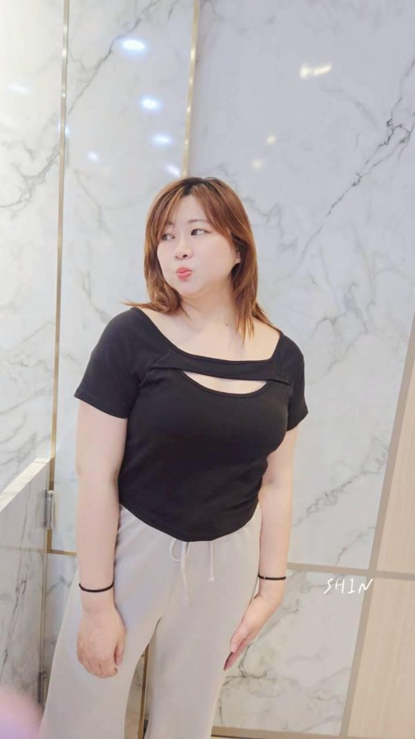 胸簍空辣妹上衣(白/可可/黑) 