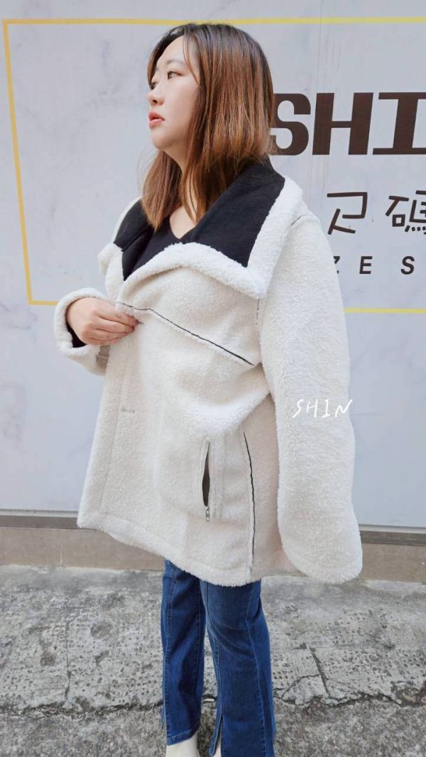 帥姊姊兩面穿毛毛大衣 