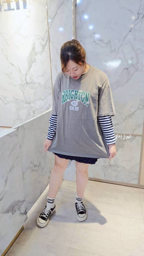 點綴花邊英字T(奶灰/灰綠/黑) 