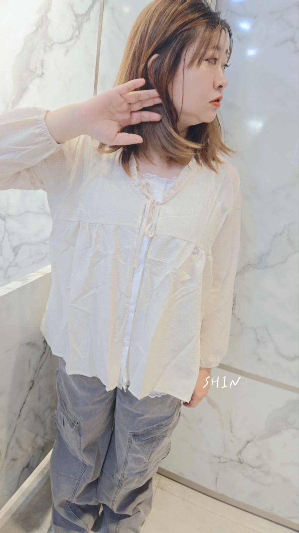 滾蕾絲內襯細格假兩件上衣(黑格/杏格) 