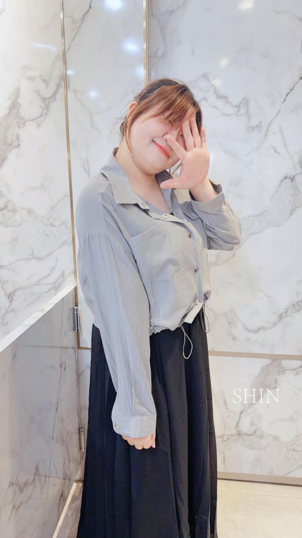 短版縮腰設計襯衫(黑/淺灰/杏) 