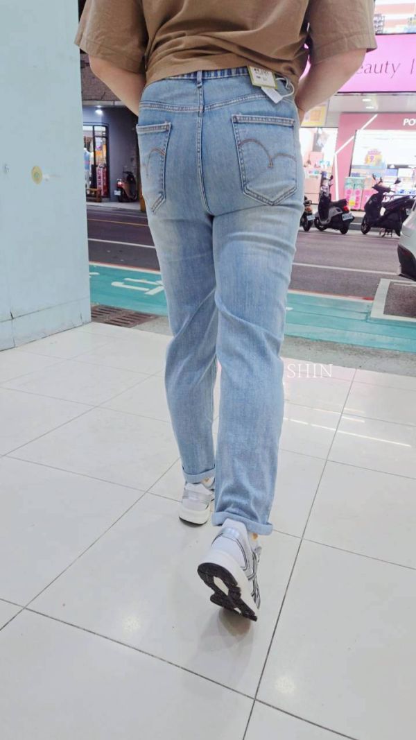 反摺男友褲 