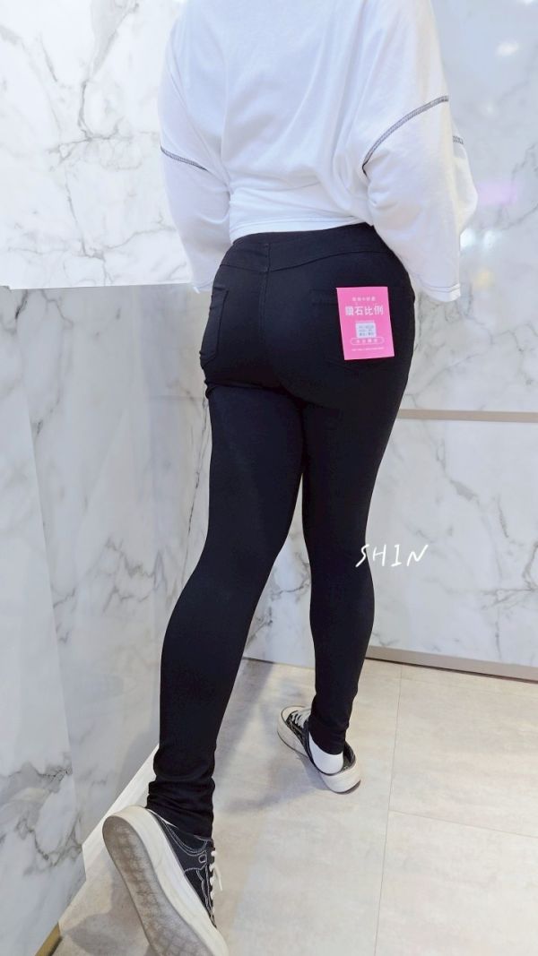 冰涼觸感口袋布標彈性褲(黑/藍) 