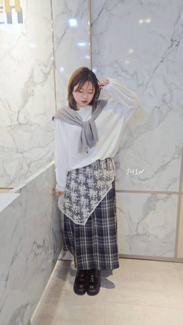 基本款附領巾棉T(白/黑) 