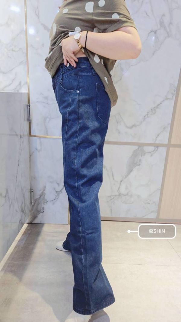 外線深色小直筒寬褲 