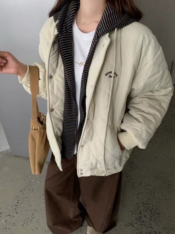 假兩件拼條壓格棒球外套(深藍/米杏) 