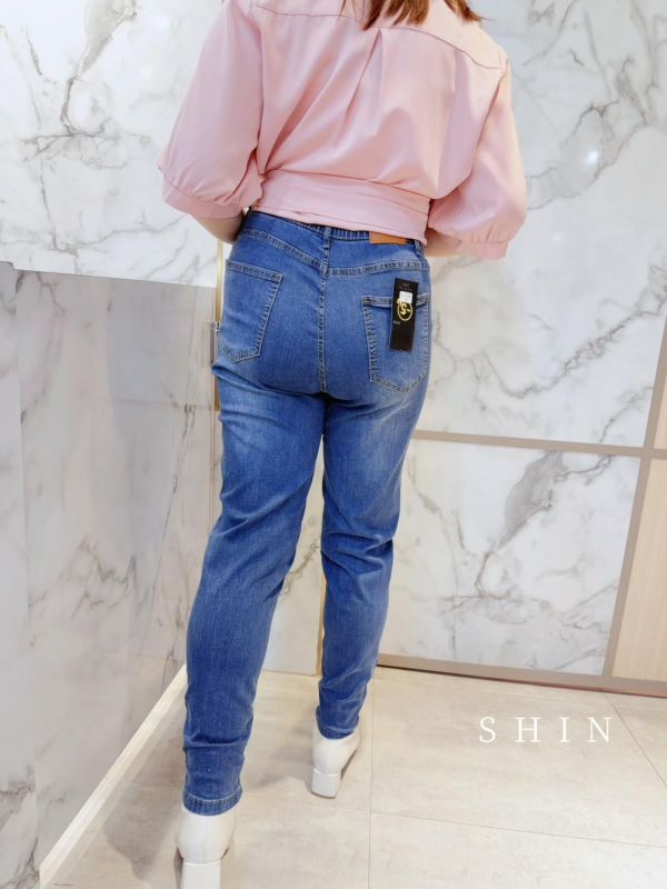 最愛鬆緊一顆釦小刷破牛仔褲 