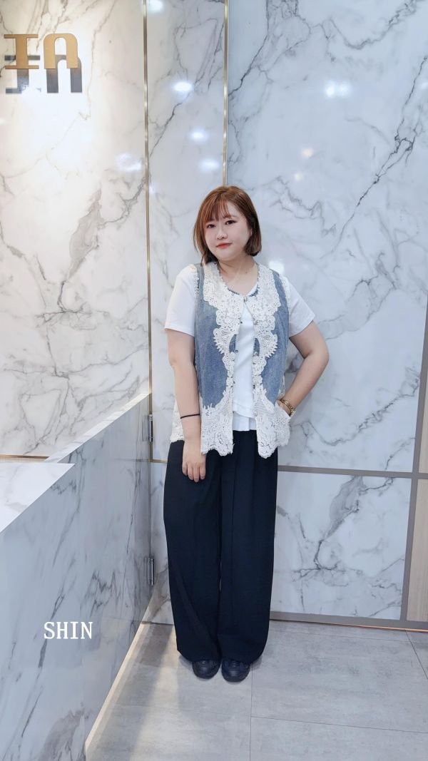 高級感蕾絲設計牛仔背心 