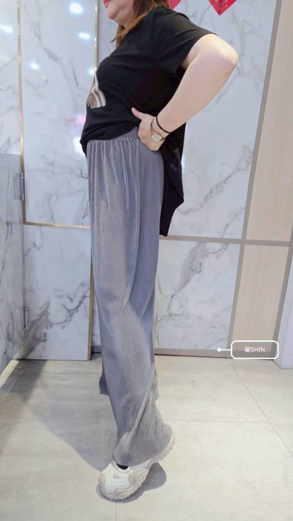 滑面坑條寬褲(灰/黑) 