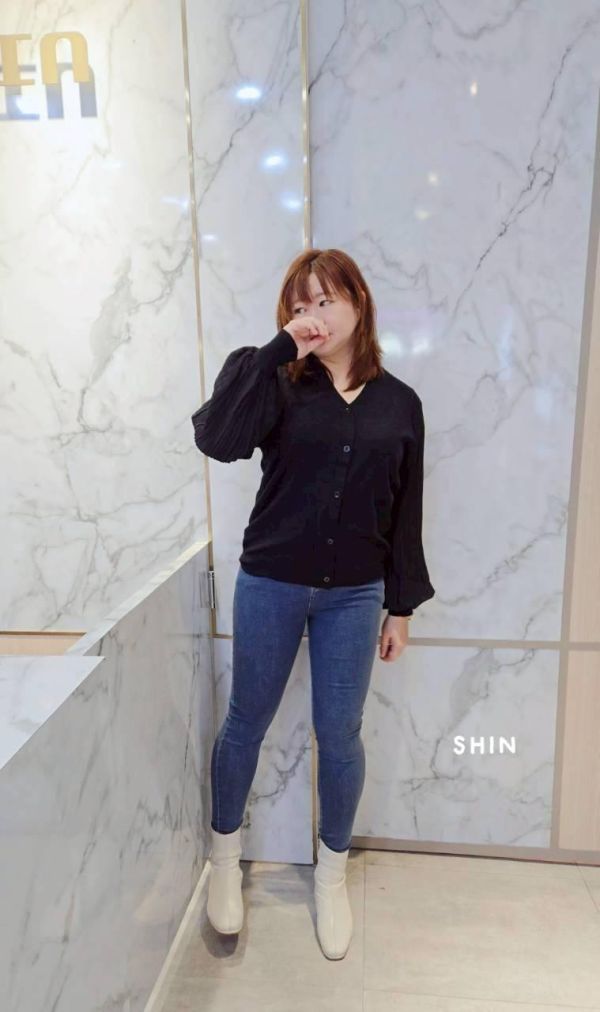 V領針織拼雪紡袖上衣(黑/卡/紅/杏) 