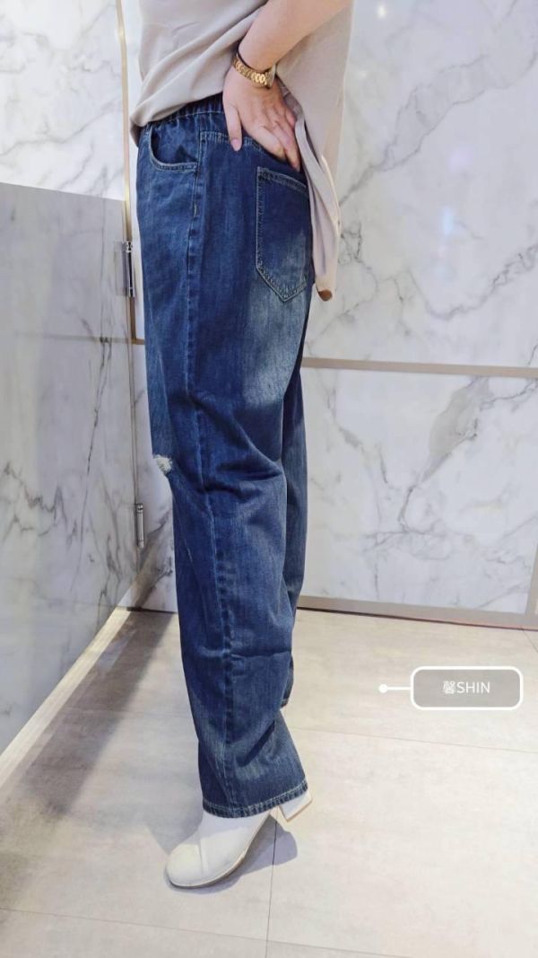 左膝刷破牛仔寬褲(深/淺) 
