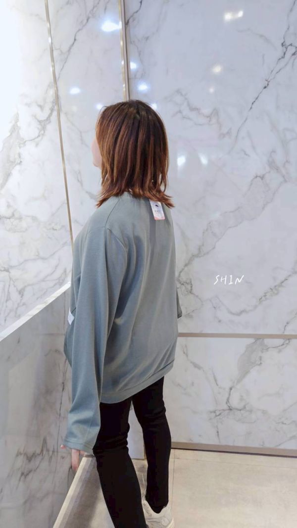 V領曼巴棉白牌T(紅/綠) 