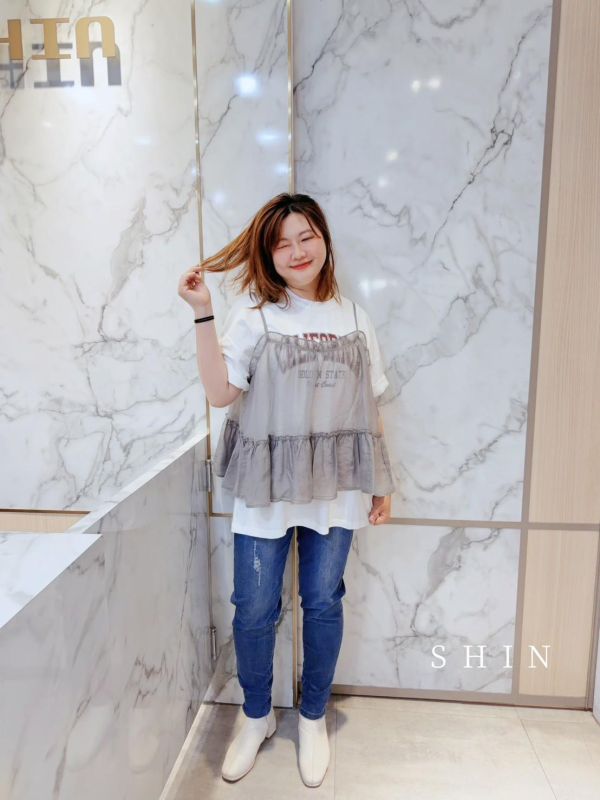 最愛鬆緊一顆釦小刷破牛仔褲 