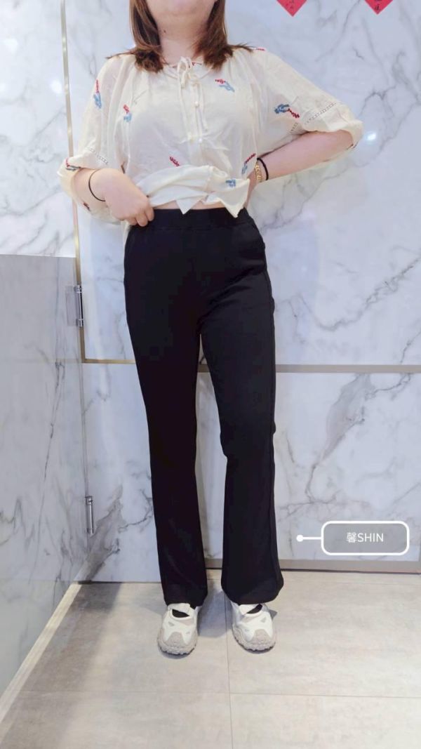 彈性開衩喇叭褲 