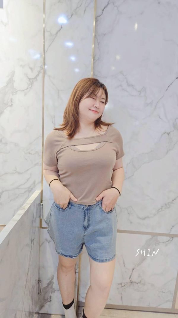 胸簍空辣妹上衣(白/可可/黑) 