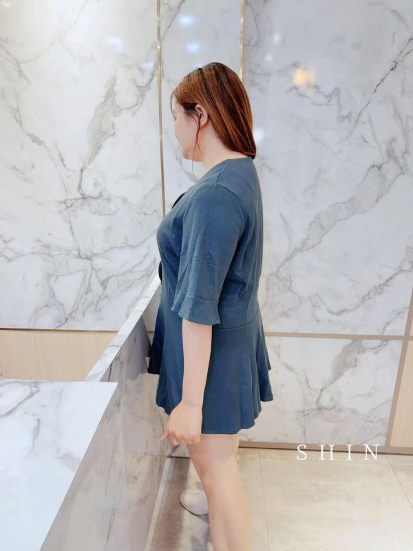 氣質女孩兒滾圓邊愛心釦上衣(黑/綠/紫紅) 