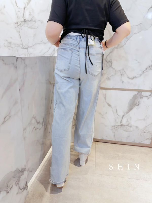 夏天的天絲抽繩彎刀褲 