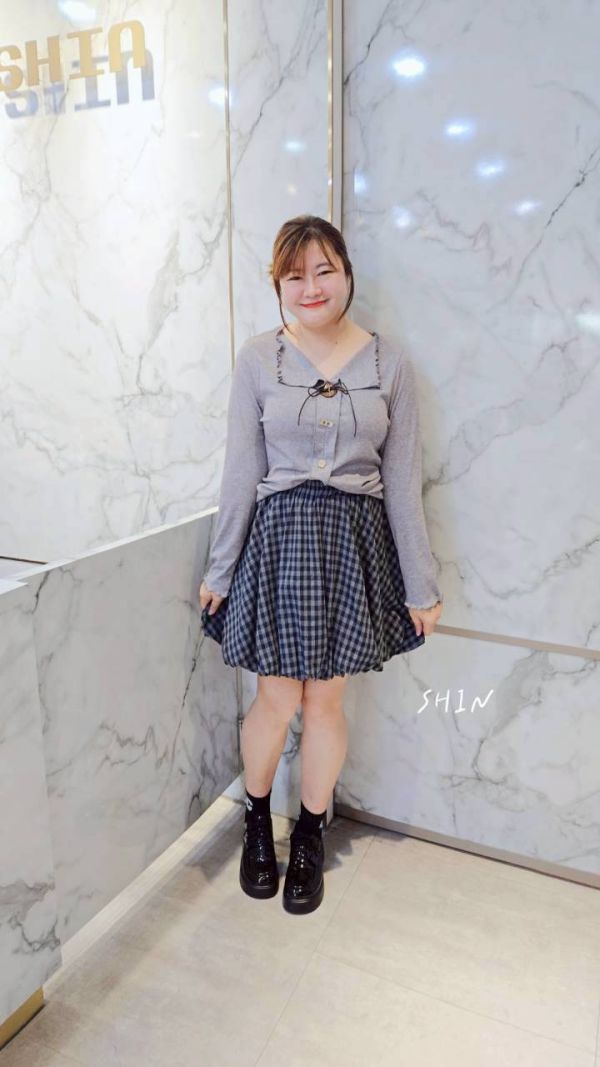 木質設計釦小姊姊上衣(黑/白/灰) 