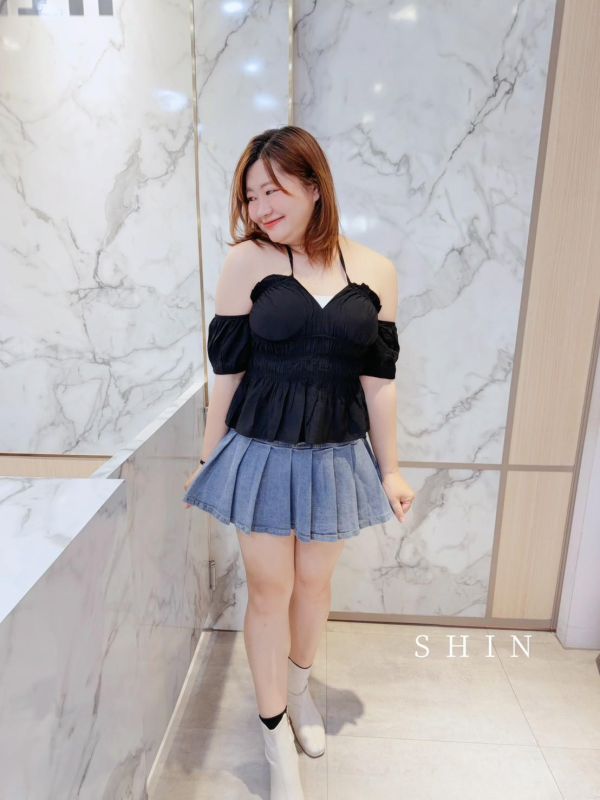 小辣妹銀釦牛仔百摺褲裙 