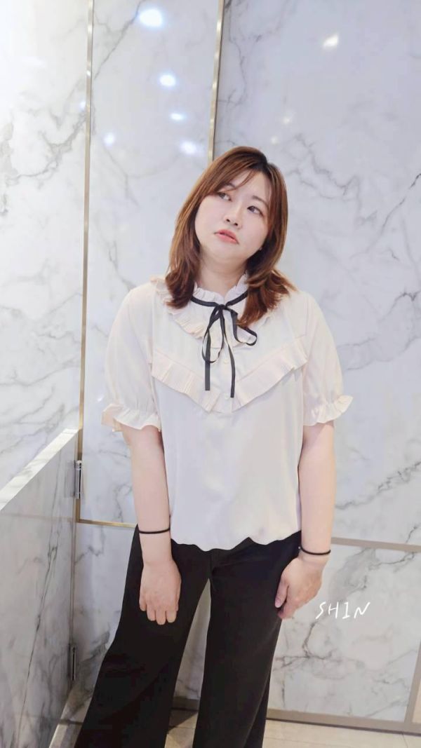 滾蕾絲綁帶雪紡上衣 