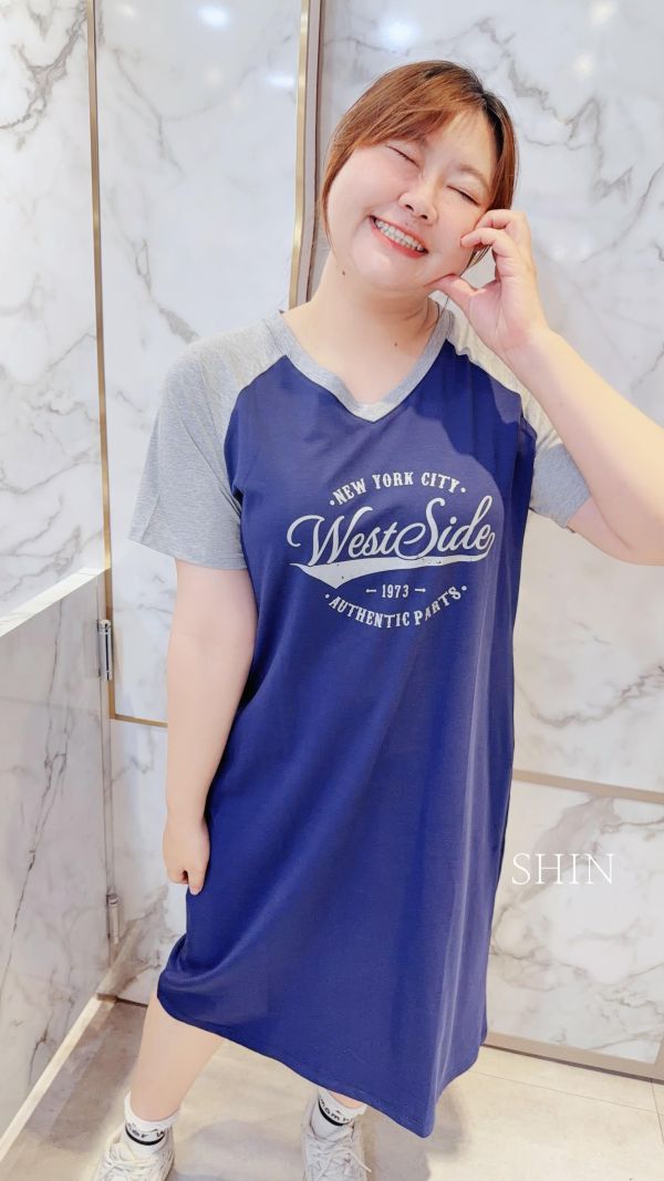 滾邊跳色英字長版T(咖/深藍) 