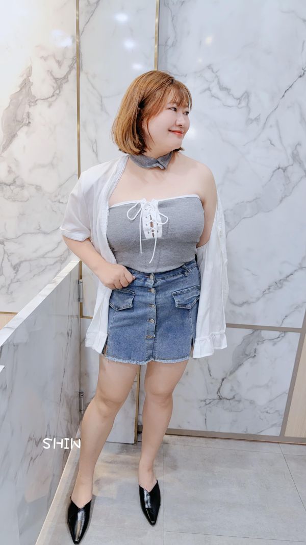 小辣妹五排釦牛仔褲裙 
