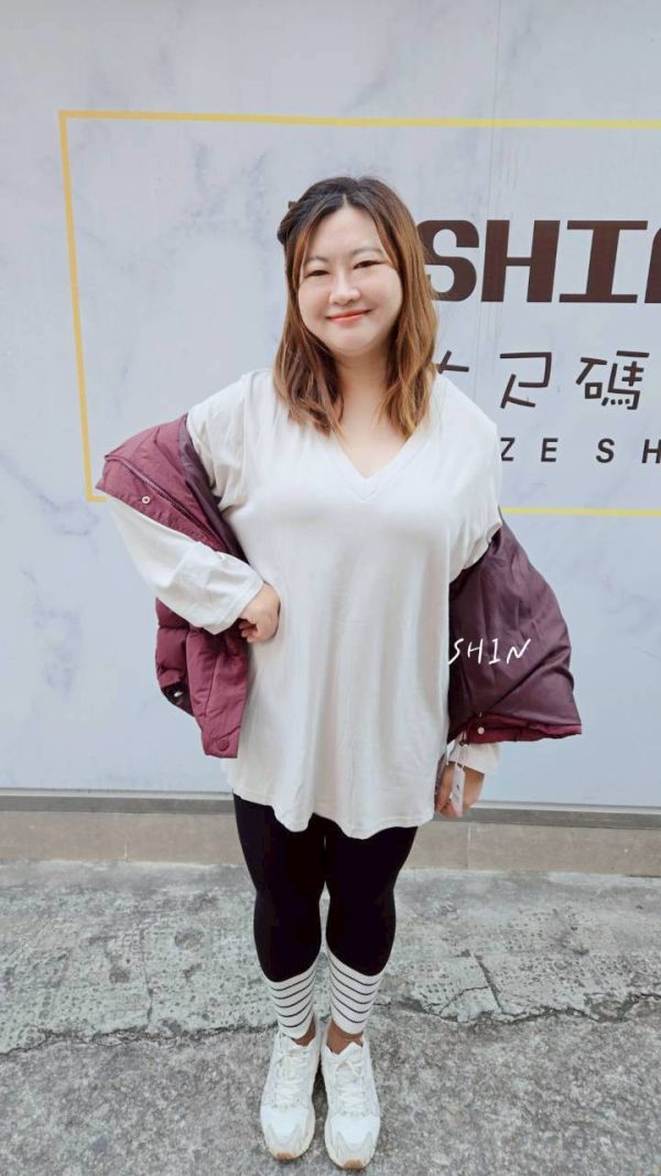 純色V領高彈T(紫/淺灰/卡其) 