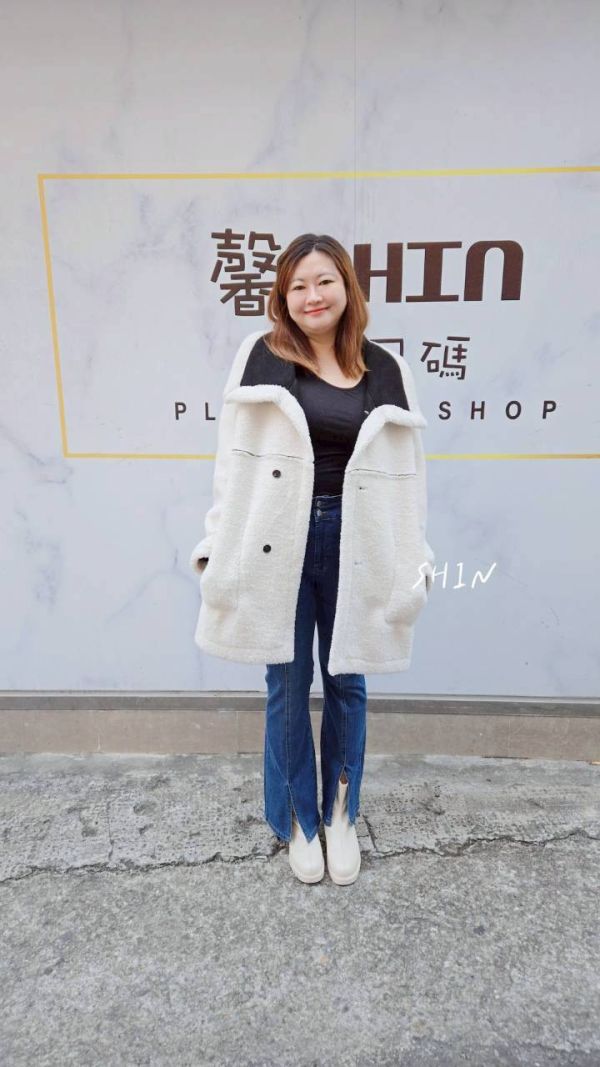 帥姊姊兩面穿毛毛大衣 