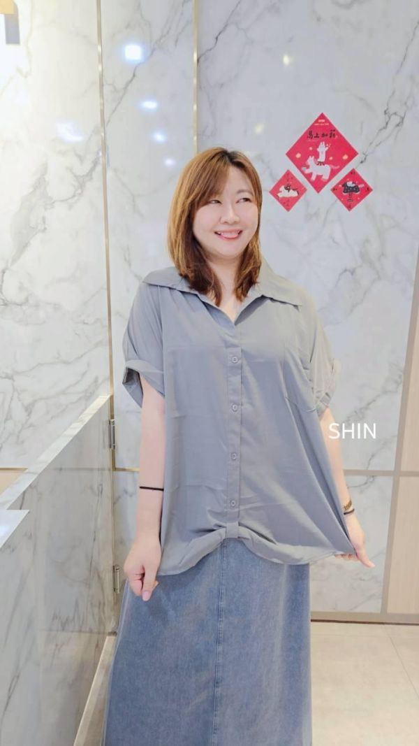 下扭結大翻領襯衫(深藍/白/灰) 