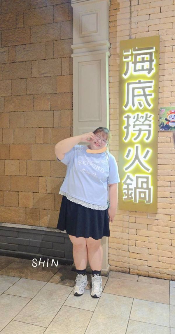 蕾絲花邊拼接短袖t恤(灰/藍) 