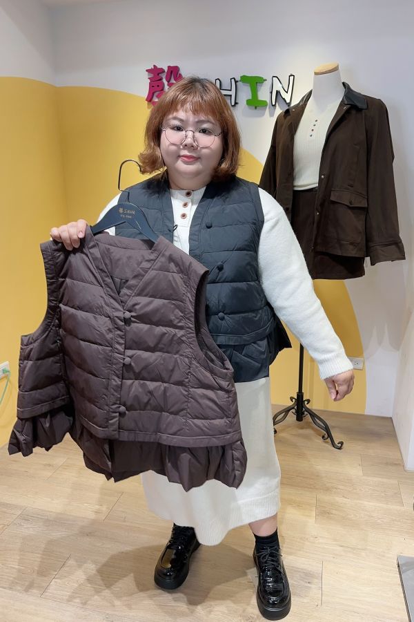 下擺荷葉羽絨外套(黑/杏/咖) 