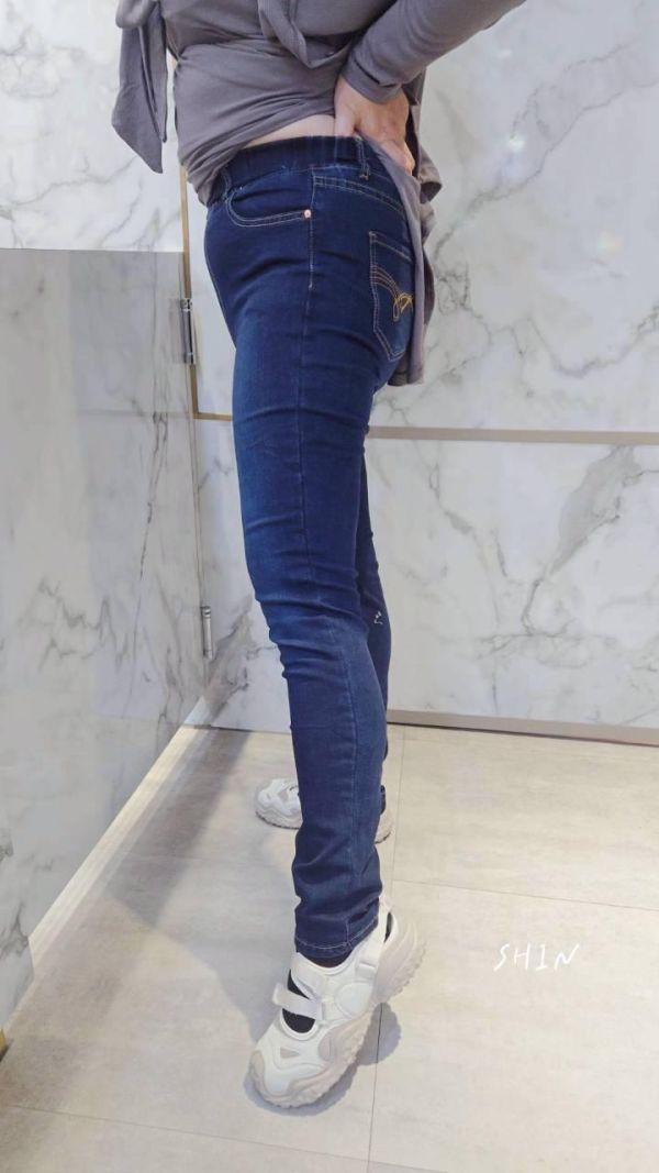 袋叉車線素牛仔長褲 